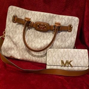 Large Michael Kors Tote and matching Wallet